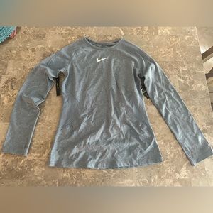 New! Grey Nike Pro Warm training Dri-Fit sweatshirt (Girls size XL)